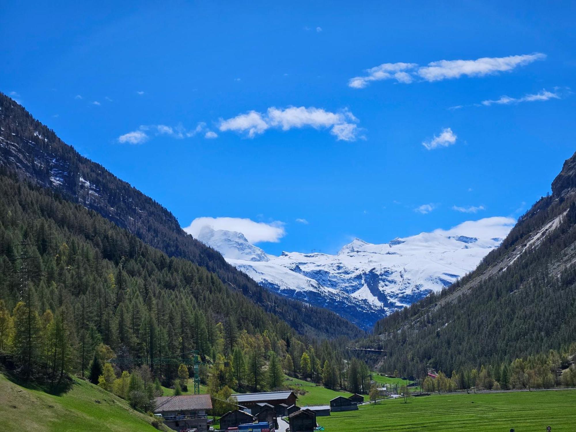 Apartment Klein Matterhorn - Haus Miranda Täsch Dış mekan fotoğraf